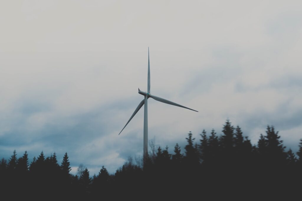 7 ways renewable energy can save your business money